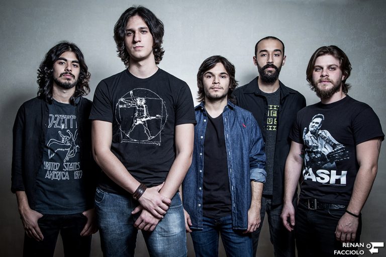 Rhino Head: divulgado lyric vídeo de “Outta Line”