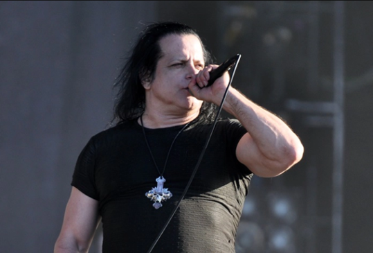 Aos 68 anos, Glenn Danzig esbanja energia nos shows