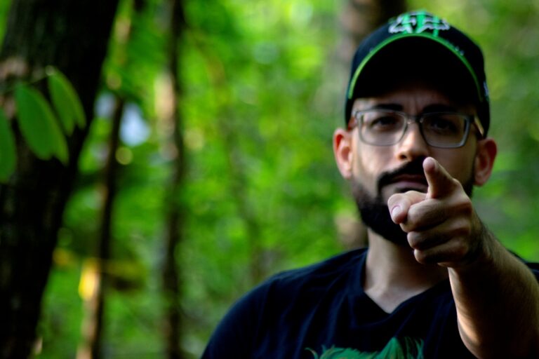 RENATOCAST lança episódio especial sobre os 15 anos do site ROAD TO METAL destacando momentos marcantes envolvendo elogios, ameaças e plágios