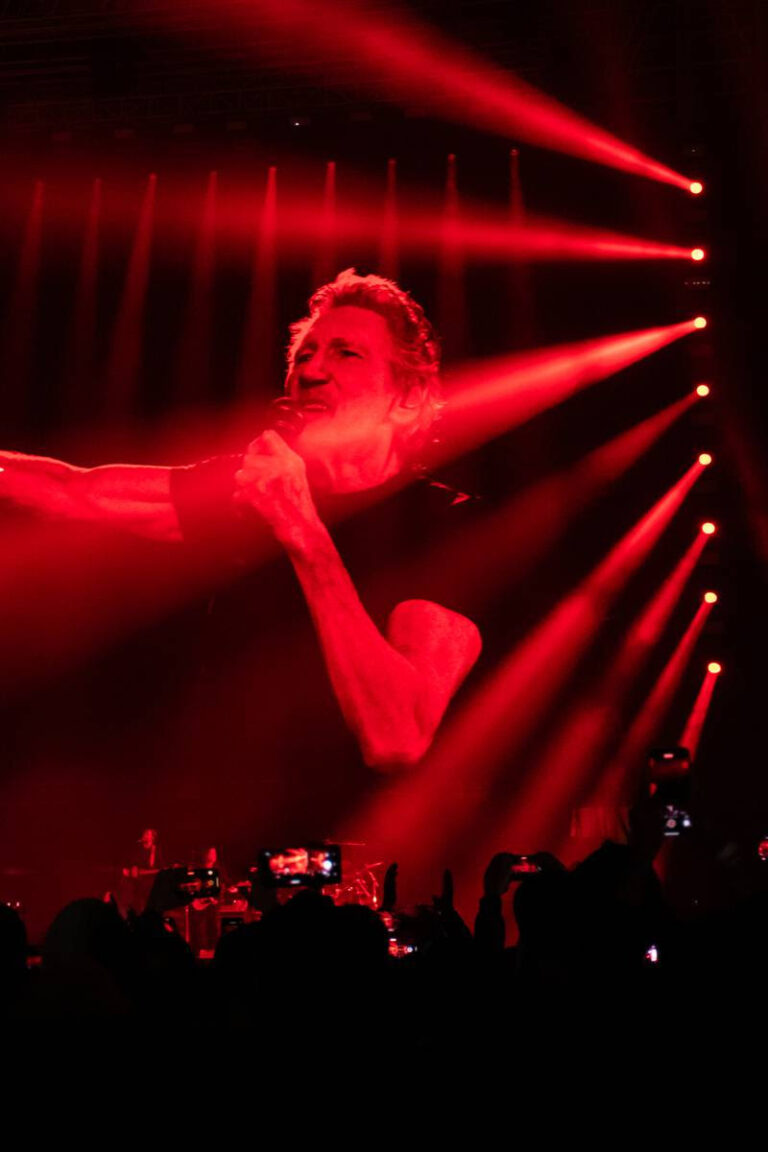 Roger Waters: Un concierto inolvidable en Ecuador la Tierra del Sol Naciente