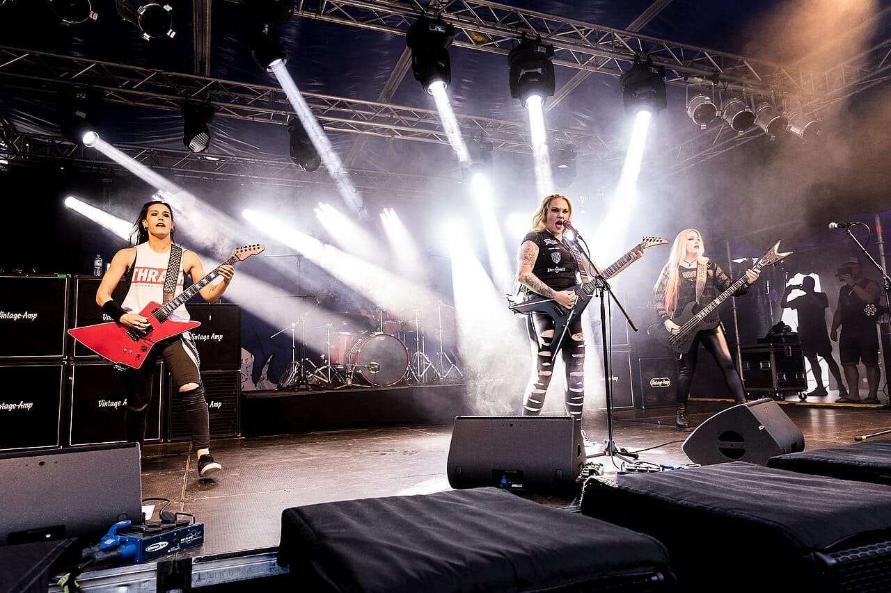 Público em um show de metal