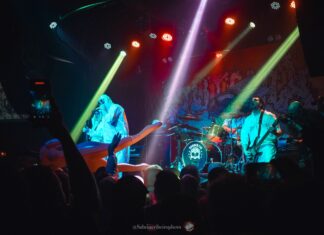 Gutalax faz show incrível e divertido no lendário Hangar 110