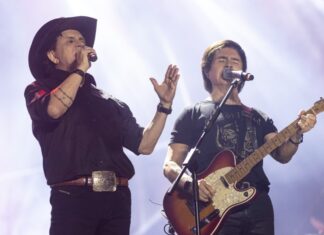 Xororó causa comoção ao usar camiseta do Motorhead em show