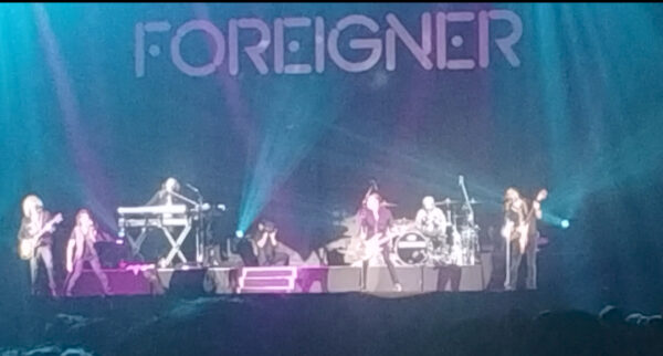 Apresentação da banda Foreigner em Buenos Aires. Crédito: @isaorock80 - @culturaempeso