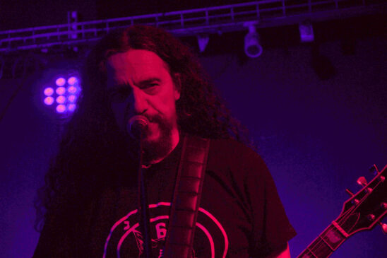 Black Overdrive durante performance intensa no Doom City Fest