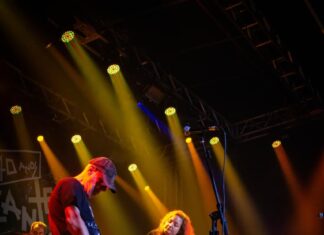 Replicantes e Cólera protagonizam noite em que o punk rolou solto em Porto Alegre