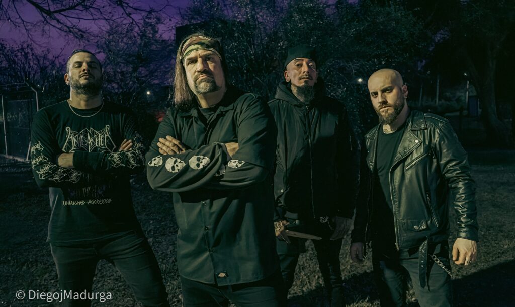 Integrantes da banda Plan 4 em performance ao vivo