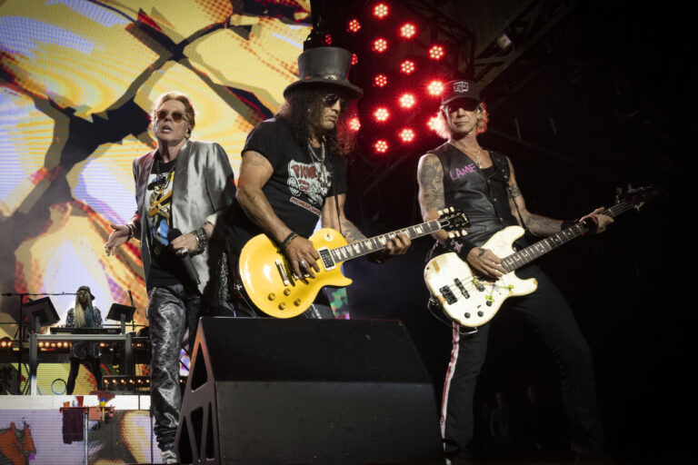 Guns N’ Roses estreia turnê no Brasil em Santa Catarina; pré-venda começa nesta terça