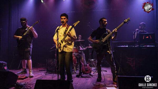 Banda Lost in Existence ao vivo na Violence Sessions em Sevilha