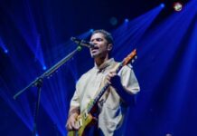Natiruts se despede em casa com emoção e setlist histórico na Fundição Progresso.