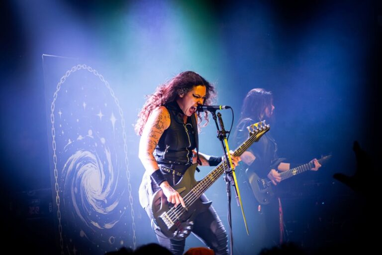 Crypta, Paradise in Flames e Allen Key. Uma noite de metal extremo e intensidade feminina no Opinião