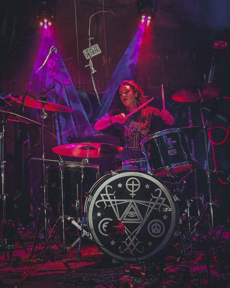 Infernal Project llenara de pecado al aniversario del Hendrix Bar. CDMX. Mx.
