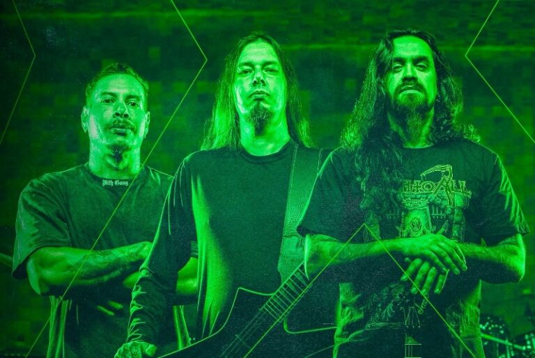 Thrash em dose dupla: Testament toca em Curitiba com abertura do Royal Rage