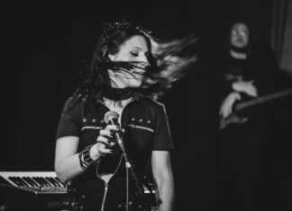 Exxiles se apresenta na Cidade do México. Mx.