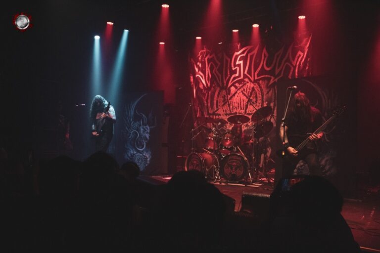 Mais que Técnica, Legado: Triunfo Brutal do Krisiun Celebrando 25 Anos de Caos no Stage Garden