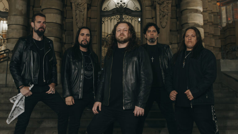 Cova Rasa anuncia nova formação, shows de abertura e regravação do debut