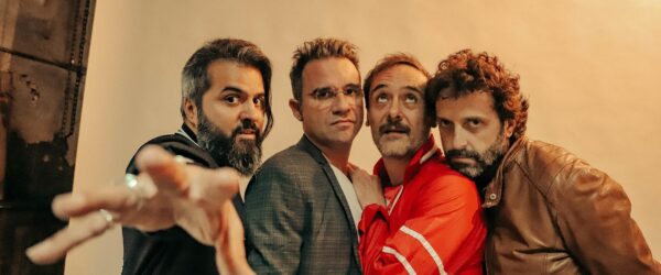 Foto da banda Love of Lesbian se apresentando no festival