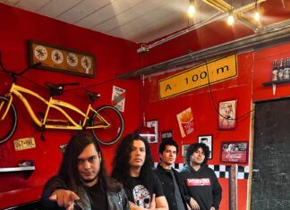 Evildeth apresenta sua performance na Cidade do México.
