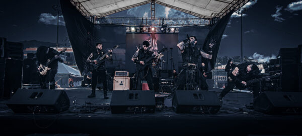 Integrantes da banda Eblis Desperation, do Equador, representando o blackened death core.