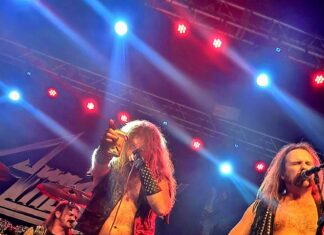 Perfeição na Escuridão: Ambush Supera o Apagão e Entrega Show Surreal de Heavy Metal no Tork N’ Roll