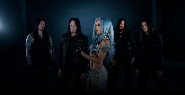 Alissa White-Gluz deixa Arch Enemy e lança música solo