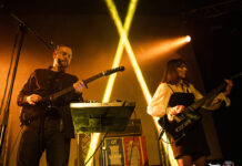 Motorama en Bogotá: una noche de niebla, juventud y melancolía amplificada