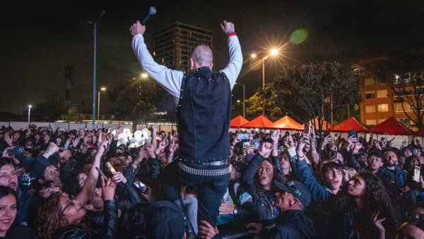 Público assistindo IRA no INGAFEST 2025, foto por Juanphoto.concerts