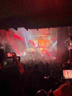 Trivium se apresentando ao vivo em Quito, Equador