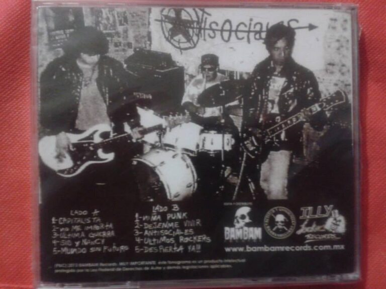 Antisociales Punk se junta à celebração do aniversário da Bam Bam Records, na Cidade do México, México.