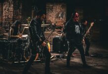 El gran Lagarto Metunk se presenta en la ultima tocada Punk del 2025, CDMX. MX.