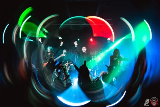 Here Comes The Kraken se preparando para subir ao palco no Fuck Off Room