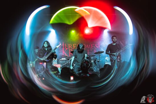 Público aguardando show de Here Comes The Kraken na Cidade do México