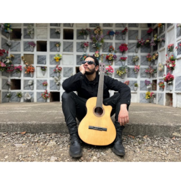 “Vida Gris”: Caballero Carli transforma el duelo en una pieza de Rock Psicodélico