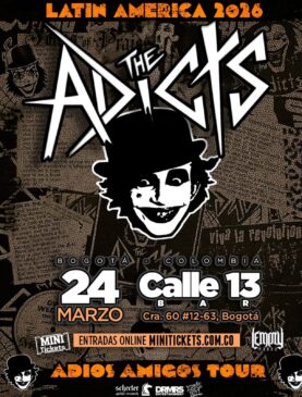 Keith Monkey Warren vocalista do The Adicts em apresentação ao vivo