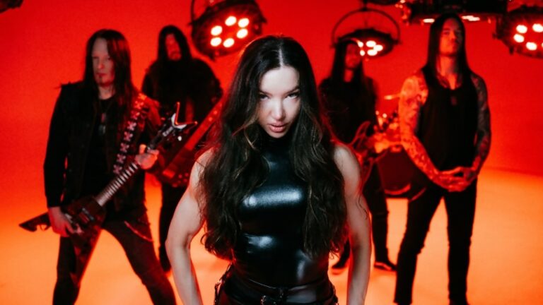 Arch Enemy anuncia Lauren Hart como nova vocalista e lança novo videoclipe