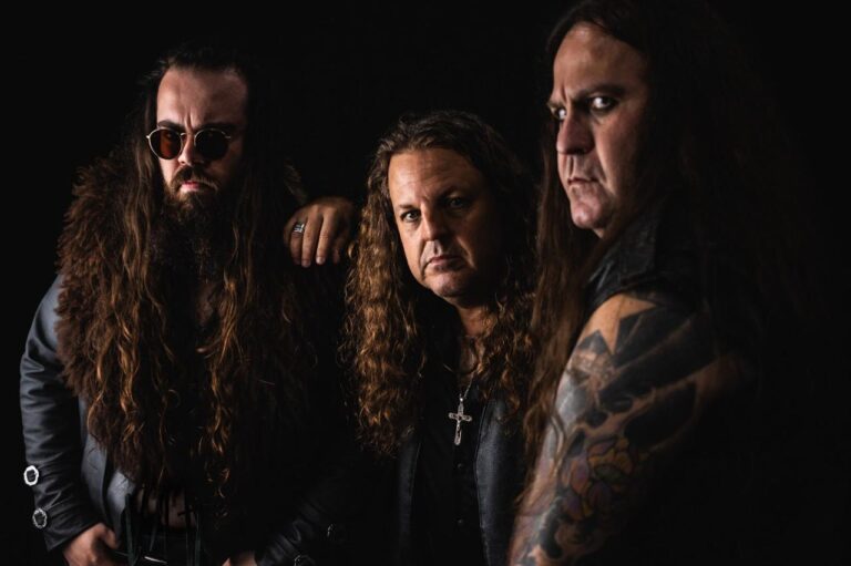 [ Retrospectiva] Imprensa internacional declara que brasileiros do Guardian Of Lightning são os criadores do “thunder metal”