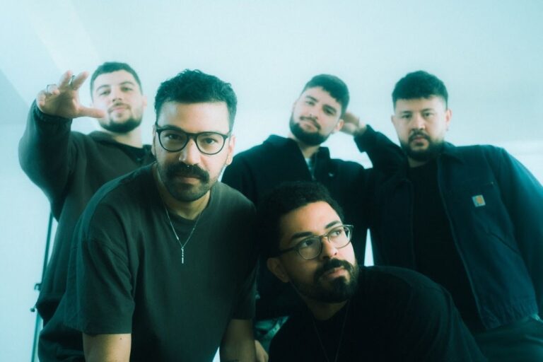 Com nova formação, Colina apresenta a primeira parte do novo álbum ‘Ego Frágil’
