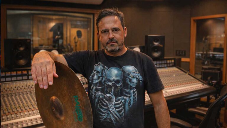 ZEBA estreia em carreira solo com álbum ‘New Old Ones’