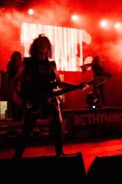 Fernando Ribeiro durante apresentação sinfónica do Moonspell