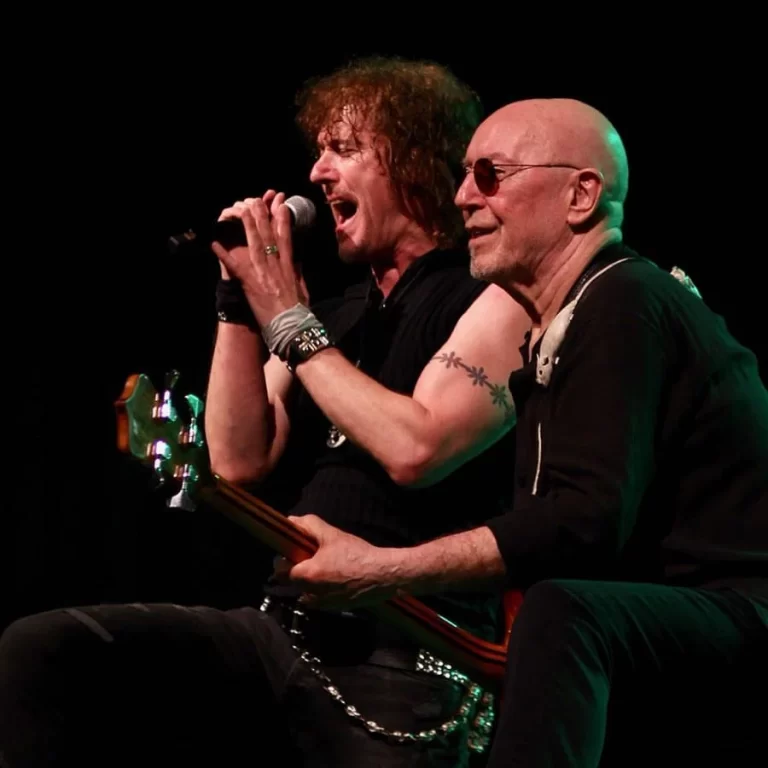 Lendas do Rock: Nazareth volta com turnê brasileira para julho de 2026