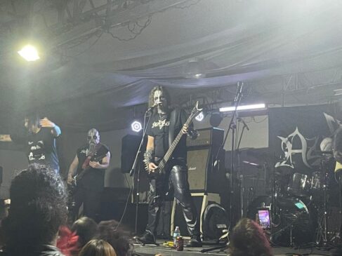 Azaghal encerrando o festival Voces del Inframundo em Morelia, México