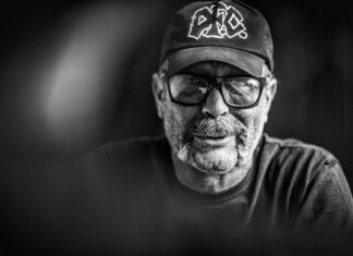 Jão, guitarrista do Ratos de Porão, sofre fratura exposta após acidente de moto