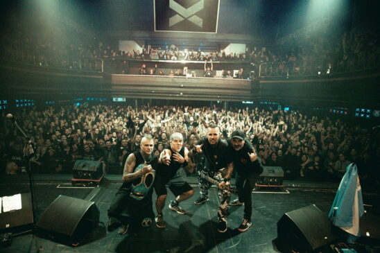 A.N.I.M.A.L. ao vivo em apresentação intensa