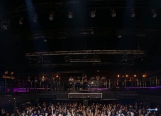 Celtibeerian chega com um folk característico ao Leyendas del Rock, na Espanha.