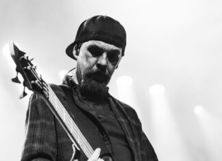 O Godsmack se apresenta pela primeira vez no Leyendas del Rock e na Espanha.