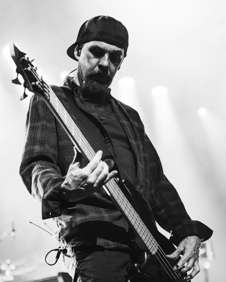 O Godsmack se apresenta pela primeira vez no Leyendas del Rock e na Espanha.