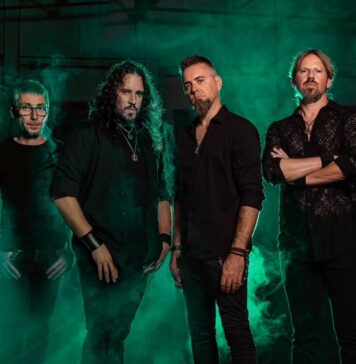 Lándevir se apresenta em casa como anfitrião em Leyendas del Rock, España.