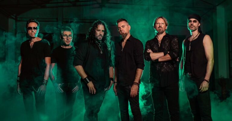 Lándevir se apresenta em casa como anfitrião em Leyendas del Rock, España.
