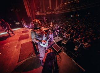 Mushroomhead apresenta seu estilo único no Leyendas del Rock, Espanha.