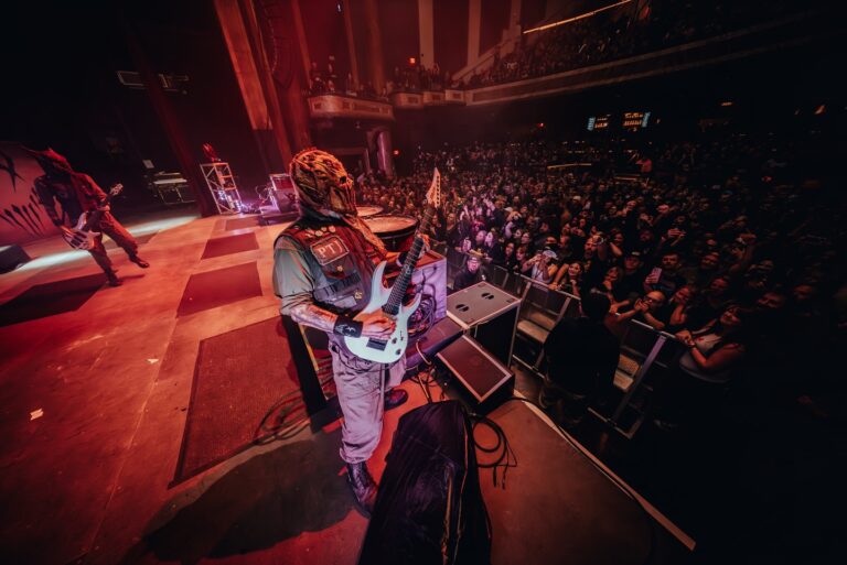 Mushroomhead apresenta seu estilo único no Leyendas del Rock, Espanha.